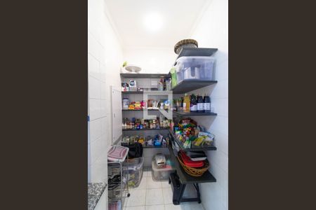 Casa de condomínio à venda com 555m², 4 quartos e 2 vagas Casa de condomínio à venda com 555m², 4 quartos e 2 vagasDespensa