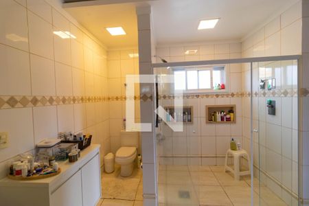 Casa de condomínio à venda com 555m², 4 quartos e 2 vagas Casa de condomínio à venda com 555m², 4 quartos e 2 vagasBanehiro da Suíte 03