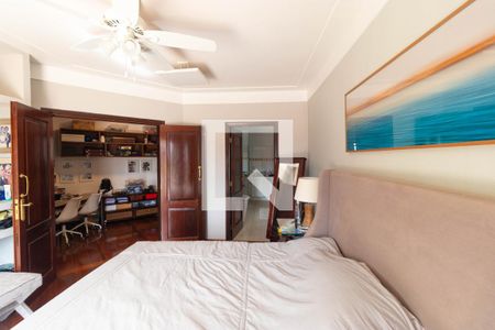 Casa de condomínio à venda com 555m², 4 quartos e 2 vagas Casa de condomínio à venda com 555m², 4 quartos e 2 vagasSuíte 03