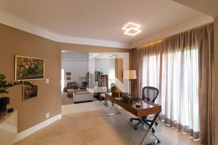 Casa de condomínio à venda com 555m², 4 quartos e 2 vagas Casa de condomínio à venda com 555m², 4 quartos e 2 vagasSalas