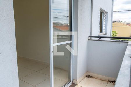 Sacada sala de apartamento para alugar com 2 quartos, 65m² em São Manoel, Americana