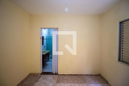 Quarto 2 de casa para alugar com 2 quartos, 170m² em Vila Carmosina, São Paulo