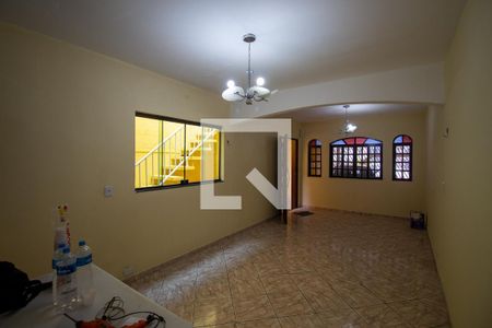 Sala de casa para alugar com 2 quartos, 170m² em Vila Carmosina, São Paulo