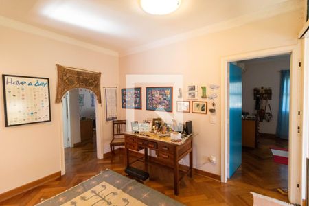 Casa de condomínio à venda com 345m², 4 quartos e sem vaga Casa de condomínio à venda com 345m², 4 quartos e sem vagaHall ìntimo