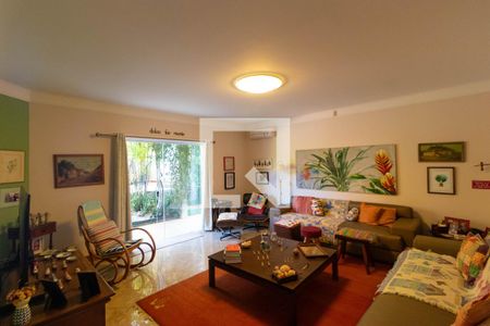 Casa de condomínio à venda com 345m², 4 quartos e sem vaga Casa de condomínio à venda com 345m², 4 quartos e sem vagaSalas