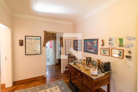 Casa de condomínio à venda com 345m², 4 quartos e sem vaga Casa de condomínio à venda com 345m², 4 quartos e sem vagaHall ìntimo