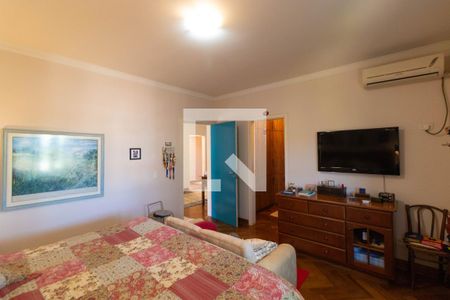 Casa de condomínio à venda com 345m², 4 quartos e sem vaga Casa de condomínio à venda com 345m², 4 quartos e sem vagaSuíte 04