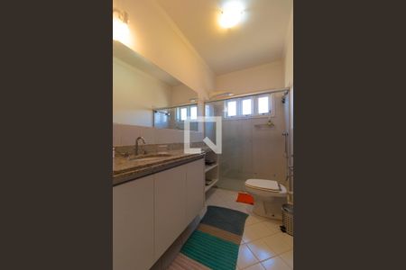 Casa de condomínio à venda com 345m², 4 quartos e sem vaga Casa de condomínio à venda com 345m², 4 quartos e sem vagaBanehiro da Suíte 03