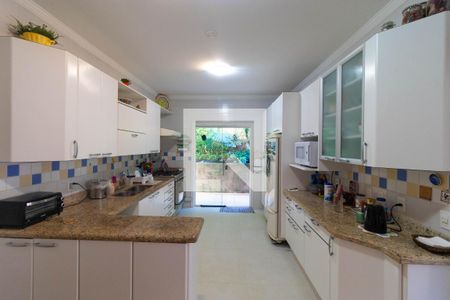 Casa de condomínio à venda com 345m², 4 quartos e sem vaga Casa de condomínio à venda com 345m², 4 quartos e sem vagaCozinha