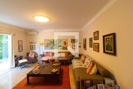 Casa de condomínio à venda com 345m², 4 quartos e sem vaga Casa de condomínio à venda com 345m², 4 quartos e sem vagaSalas