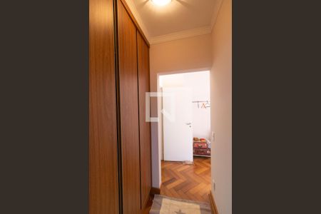 Casa de condomínio à venda com 345m², 4 quartos e sem vaga Casa de condomínio à venda com 345m², 4 quartos e sem vagaCloset da Suíte 02