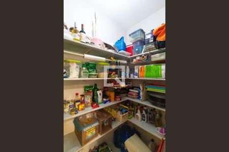 Casa de condomínio à venda com 345m², 4 quartos e sem vaga Casa de condomínio à venda com 345m², 4 quartos e sem vagaDespensa