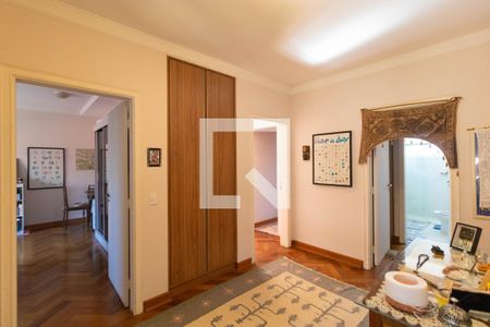 Casa de condomínio à venda com 345m², 4 quartos e sem vaga Casa de condomínio à venda com 345m², 4 quartos e sem vagaHall ìntimo