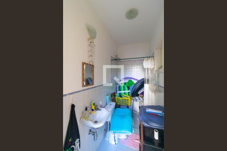 Casa de condomínio à venda com 345m², 4 quartos e sem vaga Casa de condomínio à venda com 345m², 4 quartos e sem vagaBanheiro da área externa