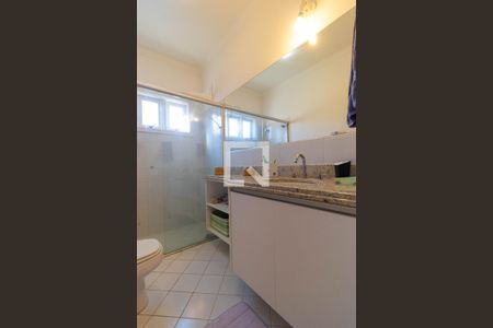 Casa de condomínio à venda com 345m², 4 quartos e sem vaga Casa de condomínio à venda com 345m², 4 quartos e sem vagaBanehiro da Suíte 02