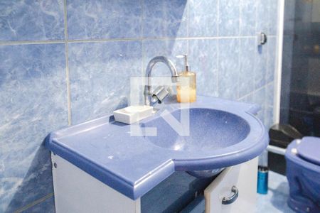 Casa à venda com 262m², 3 quartos e 6 vagas Casa à venda com 262m², 3 quartos e 6 vagasBanheiro 2