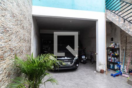 Casa à venda com 262m², 3 quartos e 6 vagas Casa à venda com 262m², 3 quartos e 6 vagasGaragem