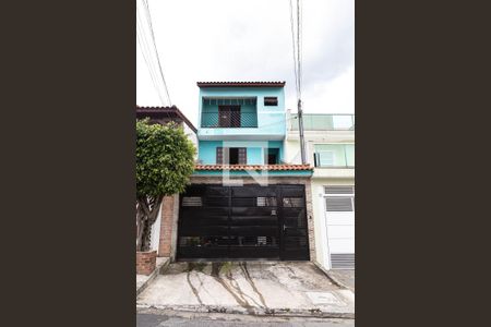 Casa à venda com 262m², 3 quartos e 6 vagas Casa à venda com 262m², 3 quartos e 6 vagasFachada