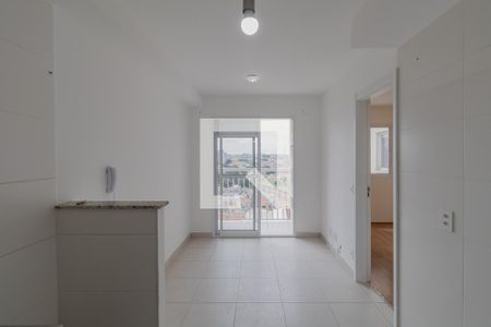 Sala/Cozinha/Área de Serviço  de apartamento para alugar com 1 quarto, 29m² em Vila Ré, São Paulo