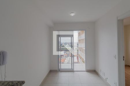 Sala/Cozinha/Área de Serviço  de apartamento para alugar com 1 quarto, 29m² em Vila Ré, São Paulo