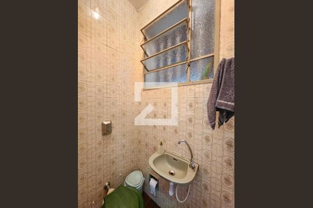 Casa à venda com 146m², 3 quartos e 1 vaga Casa à venda com 146m², 3 quartos e 1 vagaBanheiro 2