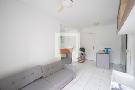 Sala de apartamento para alugar com 1 quarto, 47m² em Maria Paula, São Gonçalo