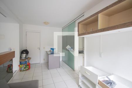 Sala de apartamento para alugar com 1 quarto, 47m² em Maria Paula, São Gonçalo