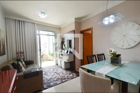 Sala de estar de apartamento à venda com 3 quartos, 90m² em Sagrada Família, Belo Horizonte