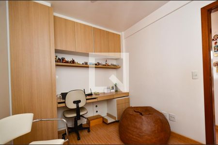 Quarto 1 de apartamento à venda com 3 quartos, 90m² em Sagrada Família, Belo Horizonte