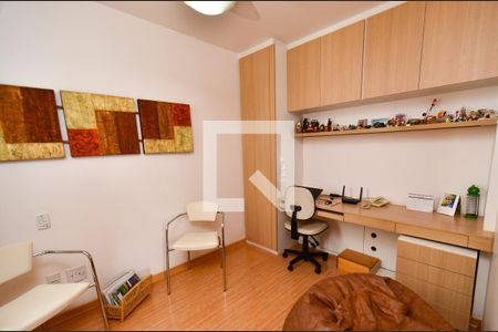 Quarto 1 de apartamento à venda com 3 quartos, 90m² em Sagrada Família, Belo Horizonte