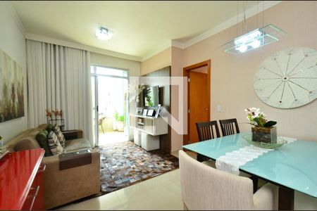 Sala de estar de apartamento à venda com 3 quartos, 90m² em Sagrada Família, Belo Horizonte