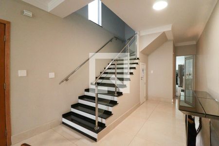 Sala de casa à venda com 3 quartos, 300m² em Santa Teresinha, São Paulo