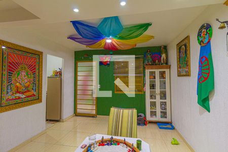 Sala de casa à venda com 4 quartos, 86m² em Guajuviras, Canoas