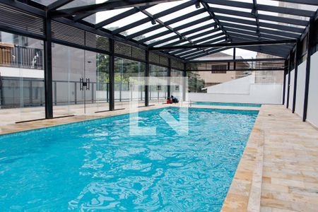 Apartamento à venda com 82m², 2 quartos e 2 vagas Apartamento à venda com 82m², 2 quartos e 2 vagasÁrea comum - Piscina