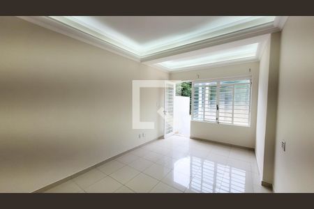 Sala de casa à venda com 4 quartos, 230m² em Vila Jequitibas, Campinas