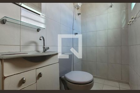 Banheiro da suíte de apartamento para alugar com 2 quartos, 60m² em Vila Valparaíso, Santo André