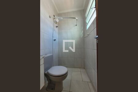 Banheiro da suíte de apartamento para alugar com 2 quartos, 60m² em Vila Valparaíso, Santo André