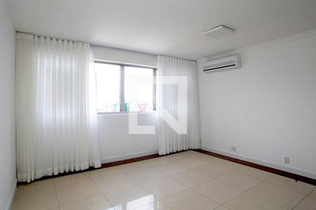 Sala de apartamento para alugar com 3 quartos, 120m² em Auxiliadora, Porto Alegre