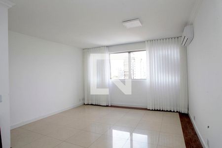 Sala de apartamento para alugar com 3 quartos, 120m² em Auxiliadora, Porto Alegre