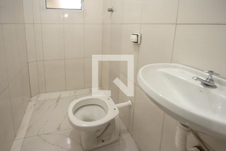 Banheiro de casa para alugar com 1 quarto, 45m² em Parque Independencia, São Paulo