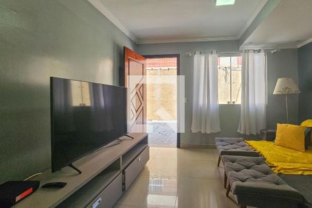 Sala de casa de condomínio para alugar com 3 quartos, 110m² em Parque Enseada, Guarujá