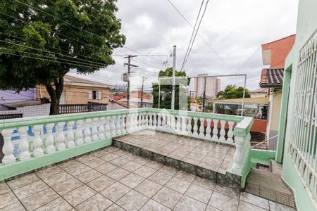 Casa à venda com 171m², 3 quartos e 2 vagas Casa à venda com 171m², 3 quartos e 2 vagasVaranda