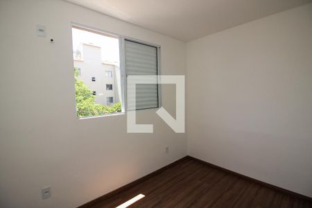 Quarto 2 de apartamento para alugar com 2 quartos, 46m² em Restinga, Porto Alegre