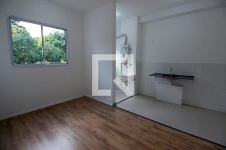 Sala e Cozinha de apartamento para alugar com 2 quartos, 42m² em Jardim Maria Duarte, São Paulo