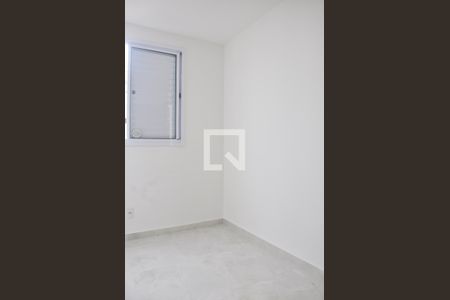 Quarto 01 de apartamento para alugar com 2 quartos, 44m² em Jardim Iris, São Paulo