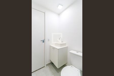 Banheiro de kitnet/studio para alugar com 1 quarto, 26m² em Santo Amaro, São Paulo