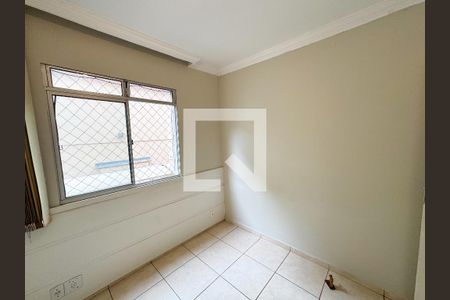 Quarto de apartamento para alugar com 2 quartos, 45m² em Camargos, Belo Horizonte