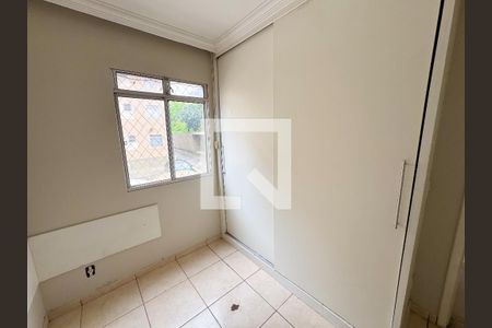 Quarto 2 de apartamento para alugar com 2 quartos, 45m² em Camargos, Belo Horizonte