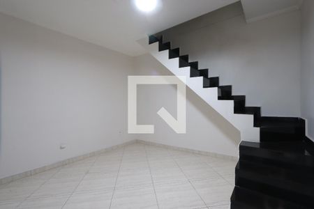 Sala de casa para alugar com 4 quartos, 200m² em Vila Fatima, São Paulo