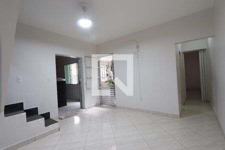 Sala de casa para alugar com 4 quartos, 200m² em Vila Fatima, São Paulo